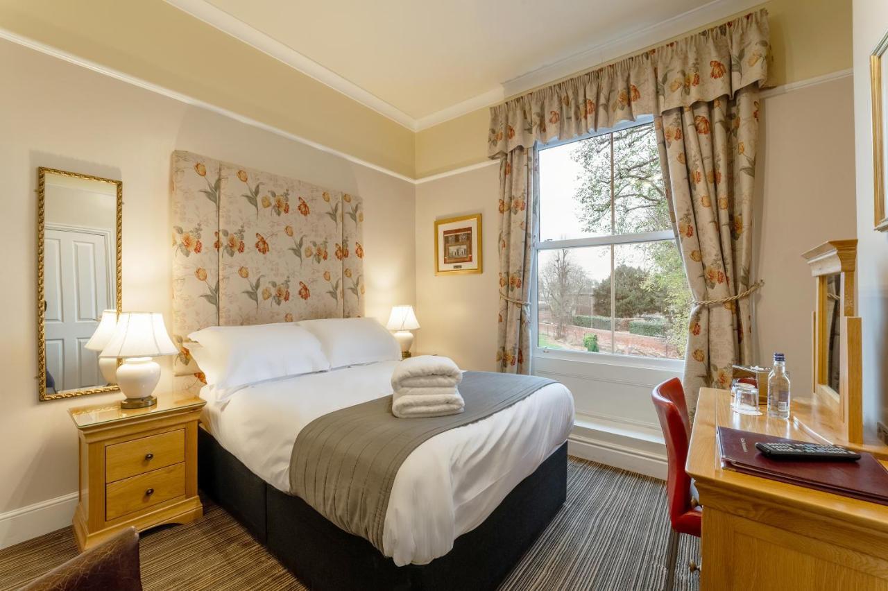 Charades Guest House ヘレフォード エクステリア 写真