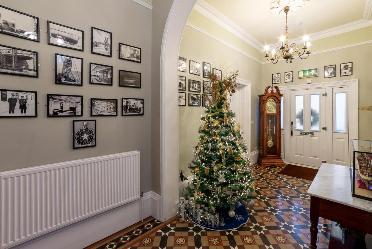 Charades Guest House ヘレフォード エクステリア 写真