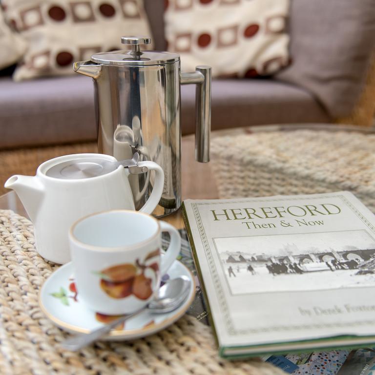 Charades Guest House ヘレフォード エクステリア 写真